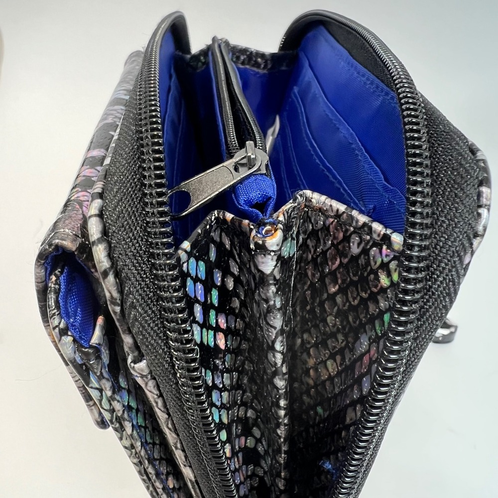 Mary Kay Holographic Iridescent Snakeskin Print Wristlet Wallet Blue‎ Interior - Picture 7 of 7